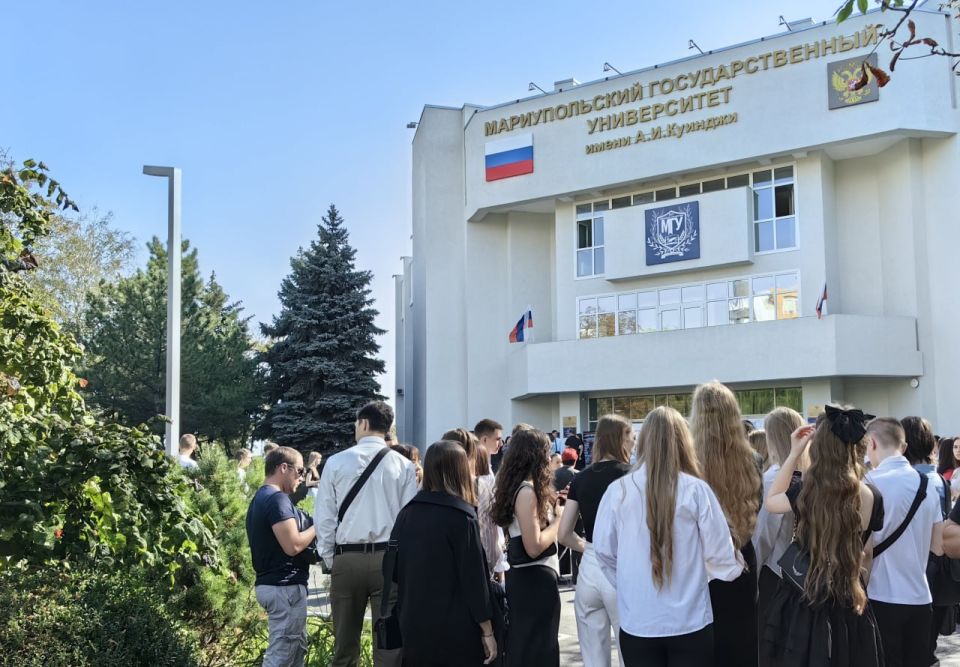 Мариупольский государственный университет им. А.И. Куинджи сегодня посвятил в студенты первокурсников Мариупольский государственный университет им. А.И. Куинджи сегодня посвятил в студенты первокурсников