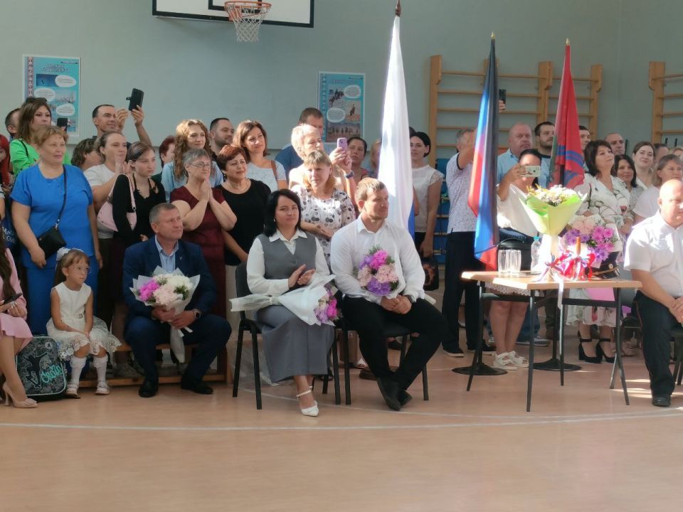 День знаний: торжественная линейка дала старт новому учебному году День знаний: торжественная линейка дала старт новому учебному году