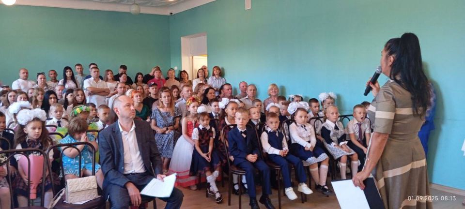 В рамках празднования Дня знаний в Ленинском внутригородском районе были организованы торжественные мероприятия, на которых присутствовало руководство Управы Ленинского внутригородского района В рамках празднования Дня знаний в Ленинском внутригородском районе были организованы торжественные мероприятия, на которых присутствовало руководство Управы Ленинского внутригородского района