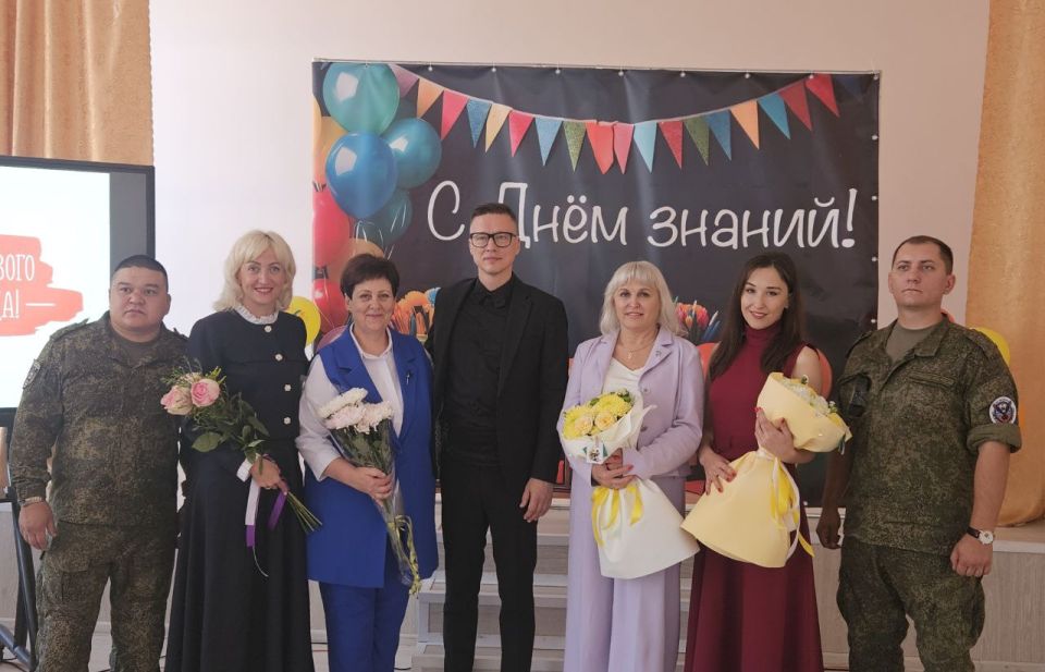 Депутаты приняли участие в торжественных линейках по случаю Дня знаний Депутаты приняли участие в торжественных линейках по случаю Дня знаний