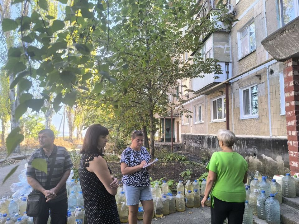 Во исполнение поручения Главы Донецкой Народной Республики Дениса Пушилина о постоянном диалоге с населением,1 сентября 2025 года заведующий Новолуганского территориального сектора городского округа Дебальцево Анна Коваленко... Во исполнение поручения Главы Донецкой Народной Республики Дениса Пушилина о постоянном диалоге с населением,1 сентября 2025 года заведующий Новолуганского территориального сектора городского округа Дебальцево Анна Коваленко...