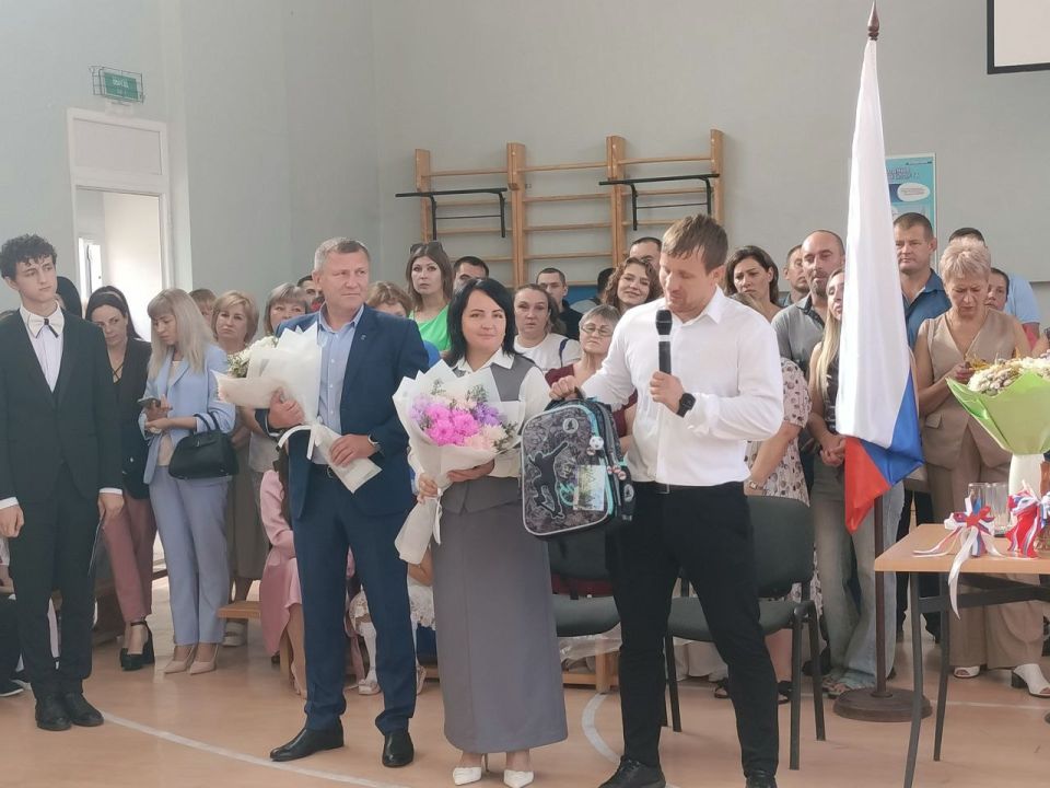 День знаний: торжественная линейка дала старт новому учебному году День знаний: торжественная линейка дала старт новому учебному году