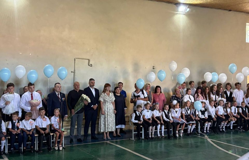 В рамках празднования Дня знаний в Ленинском внутригородском районе были организованы торжественные мероприятия, на которых присутствовало руководство Управы Ленинского внутригородского района В рамках празднования Дня знаний в Ленинском внутригородском районе были организованы торжественные мероприятия, на которых присутствовало руководство Управы Ленинского внутригородского района