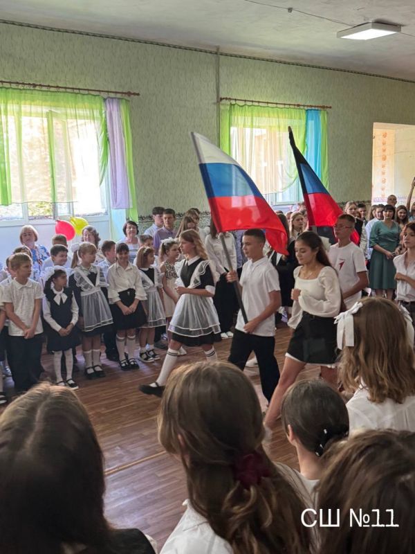 Виктория Жукова: Сегодня во всех школах городского округа Харцызск прошли торжественные линейки, посвящённые Дню знаний! Виктория Жукова: Сегодня во всех школах городского округа Харцызск прошли торжественные линейки, посвящённые Дню знаний!
