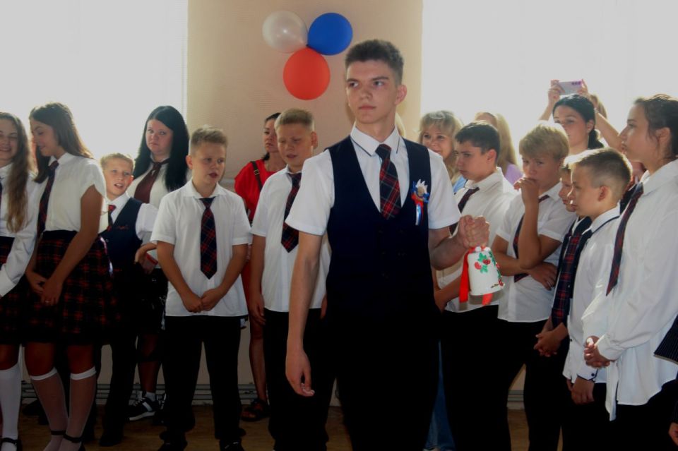 Сергей Желновач: Снова школа собирает нас…. Осень приходит к нам с трогательным праздником – Днем Знаний Сергей Желновач: Снова школа собирает нас…. Осень приходит к нам с трогательным праздником – Днем Знаний