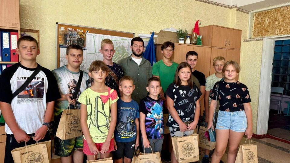 Сергей Желновач: Чукотка передала школьные наборы детям ДНР Сергей Желновач: Чукотка передала школьные наборы детям ДНР