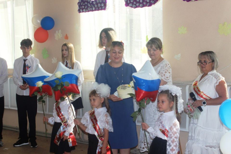 Сергей Желновач: Снова школа собирает нас…. Осень приходит к нам с трогательным праздником – Днем Знаний Сергей Желновач: Снова школа собирает нас…. Осень приходит к нам с трогательным праздником – Днем Знаний