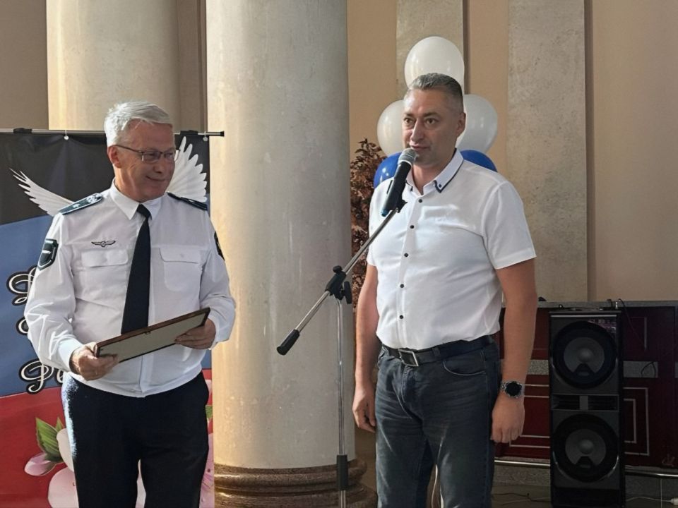 День знаний у студентов-железнодорожников проходит в здании вокзала станции Донецк День знаний у студентов-железнодорожников проходит в здании вокзала станции Донецк