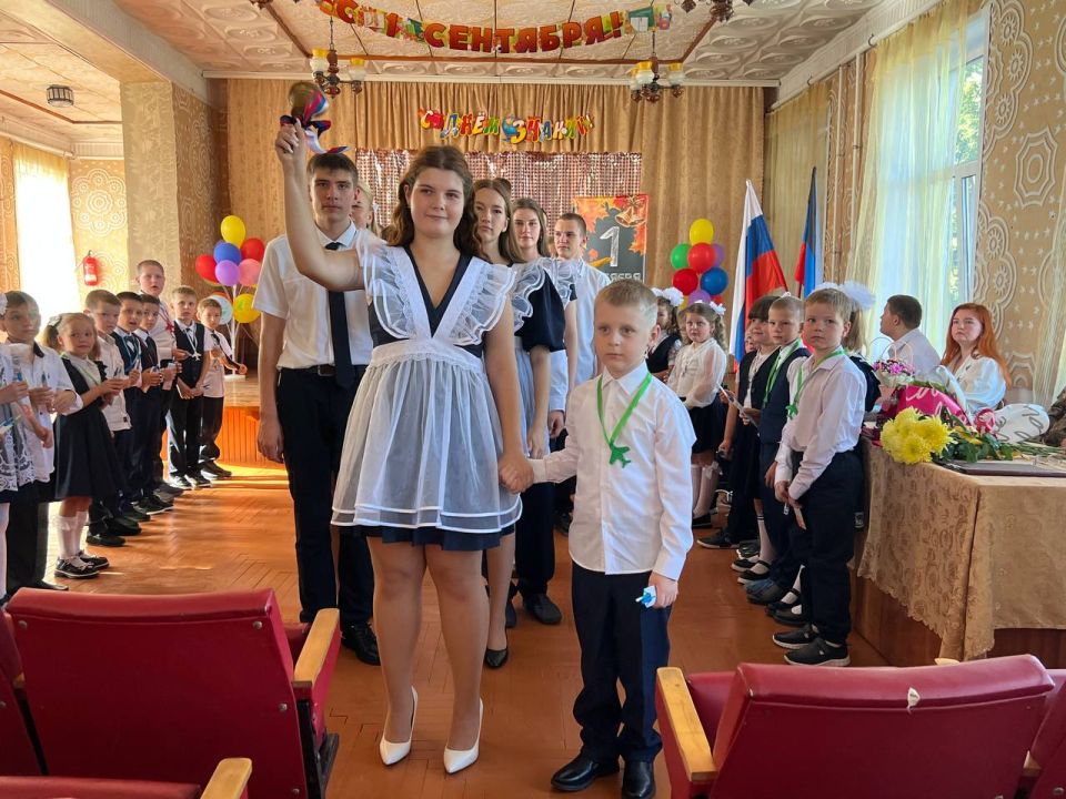 Елена Рязанцева: Сегодня, 1 сентября, Пролетарский район встретил День знаний с особой теплотой и радостью Елена Рязанцева: Сегодня, 1 сентября, Пролетарский район встретил День знаний с особой теплотой и радостью