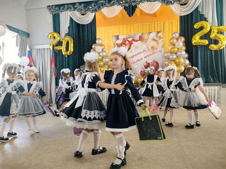 Денис Курашов: Дорогие друзья, поздравляю с Днем знаний! Денис Курашов: Дорогие друзья, поздравляю с Днем знаний!
