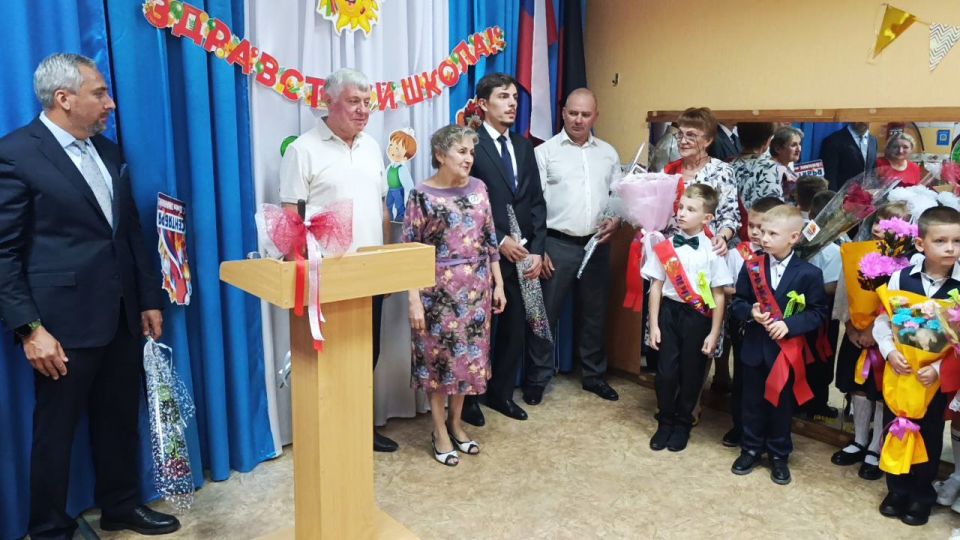 В школах Ждановки прозвенел Первый школьный звонок В школах Ждановки прозвенел Первый школьный звонок