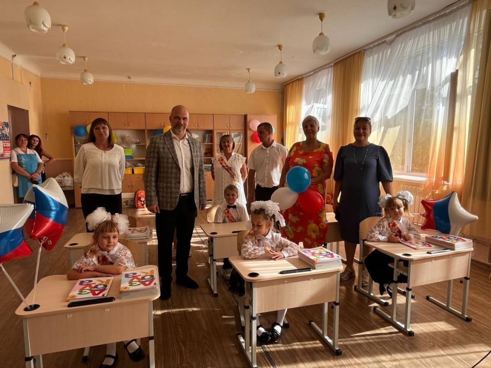 Сергей Желновач: Снова школа собирает нас…. Осень приходит к нам с трогательным праздником – Днем Знаний Сергей Желновач: Снова школа собирает нас…. Осень приходит к нам с трогательным праздником – Днем Знаний