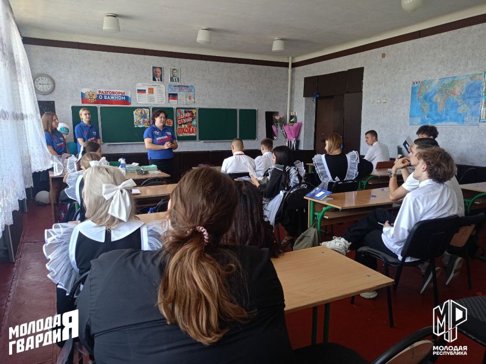 В Ждановке выпускники отправили послание в будущее В Ждановке выпускники отправили послание в будущее