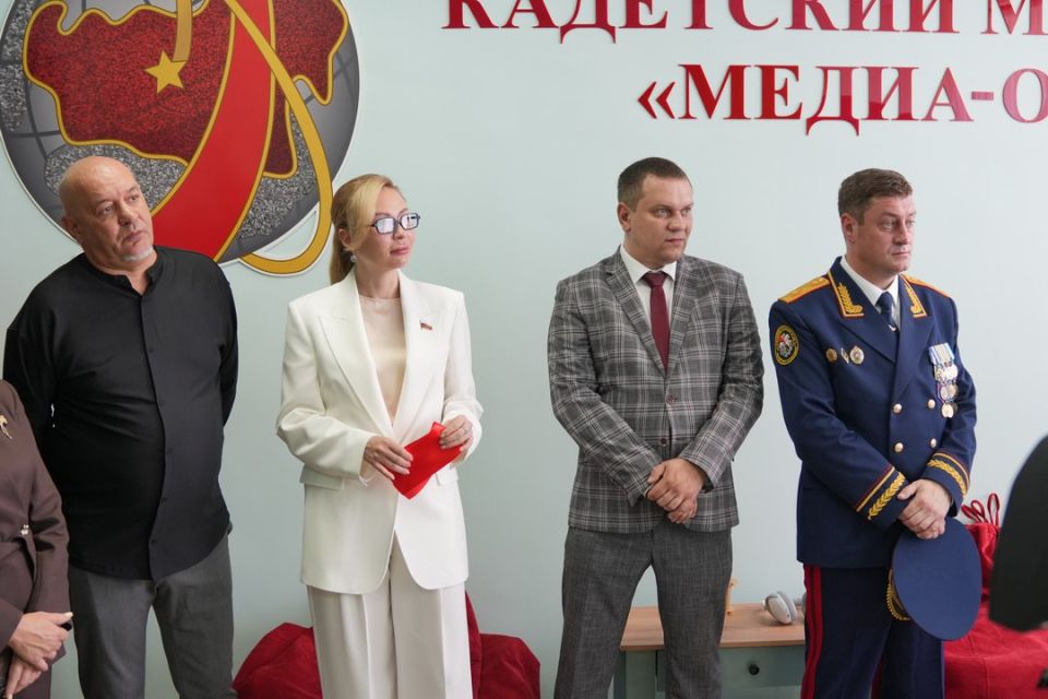 Ольга Колударова: ДНР праздничными линейками отметили День знаний Ольга Колударова: ДНР праздничными линейками отметили День знаний