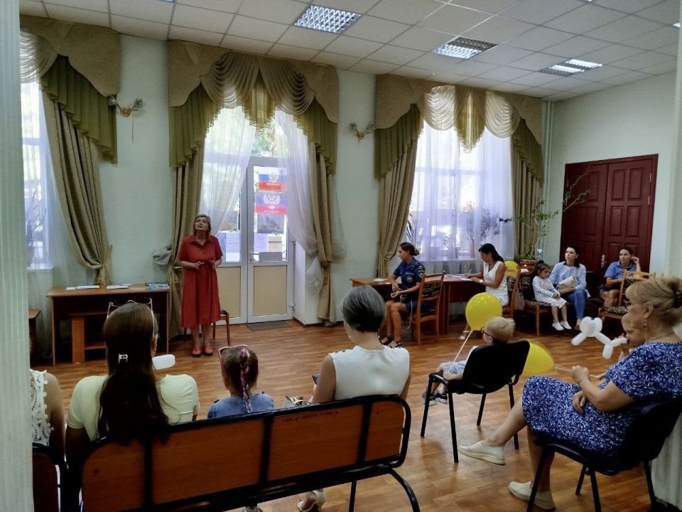 Александр Бондаренко: Возобновил работу Донецкий детский дом культуры железнодорожников Александр Бондаренко: Возобновил работу Донецкий детский дом культуры железнодорожников