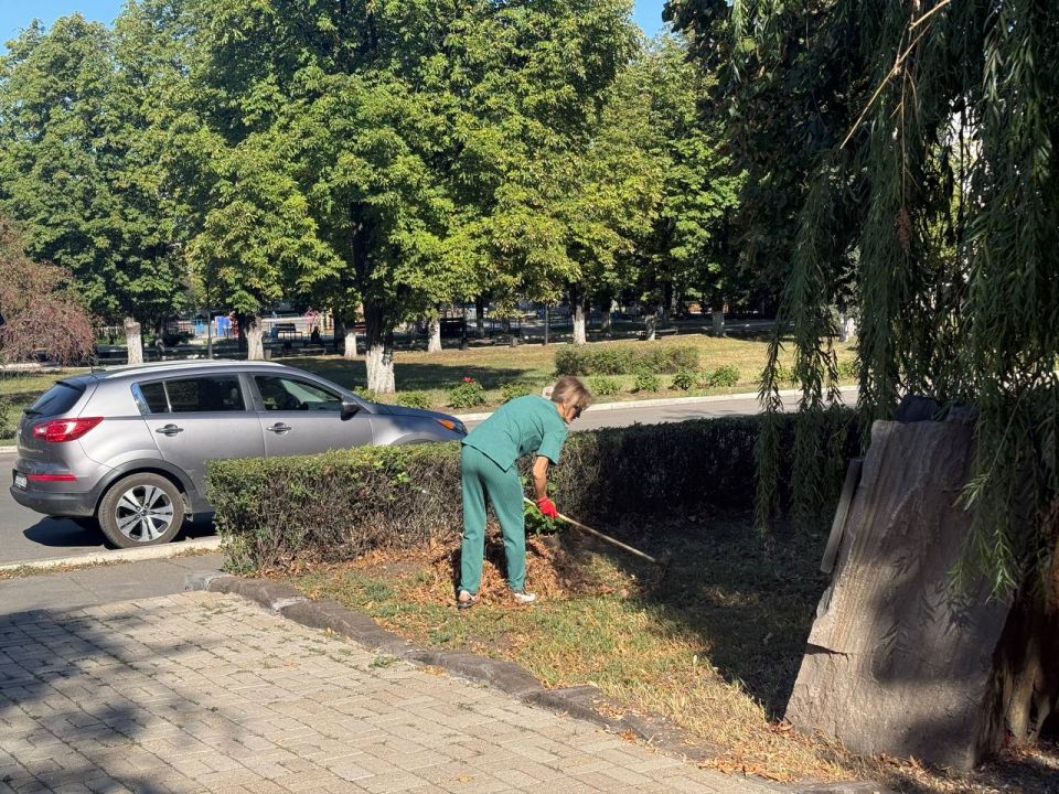 В преддверии празднования Дня освобождения Дебальцево, на Монументе «Дебальцевская операция. Их имена бессмертны» состоялся субботник под девизом «Чистая память» В преддверии празднования Дня освобождения Дебальцево, на Монументе «Дебальцевская операция. Их имена бессмертны» состоялся субботник под девизом «Чистая память»