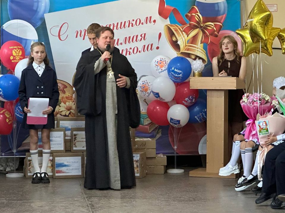 В школах Ждановки прозвенел Первый школьный звонок В школах Ждановки прозвенел Первый школьный звонок