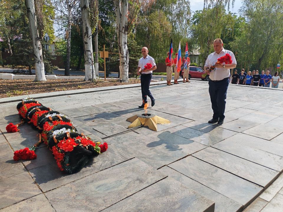 День освобождения Тореза. Сегодня, 2 сентября, отмечается 82-я годовщина освобождения Тореза от немецко-фашистских захватчиков в годы Великой Отечественной войны День освобождения Тореза. Сегодня, 2 сентября, отмечается 82-я годовщина освобождения Тореза от немецко-фашистских захватчиков в годы Великой Отечественной войны
