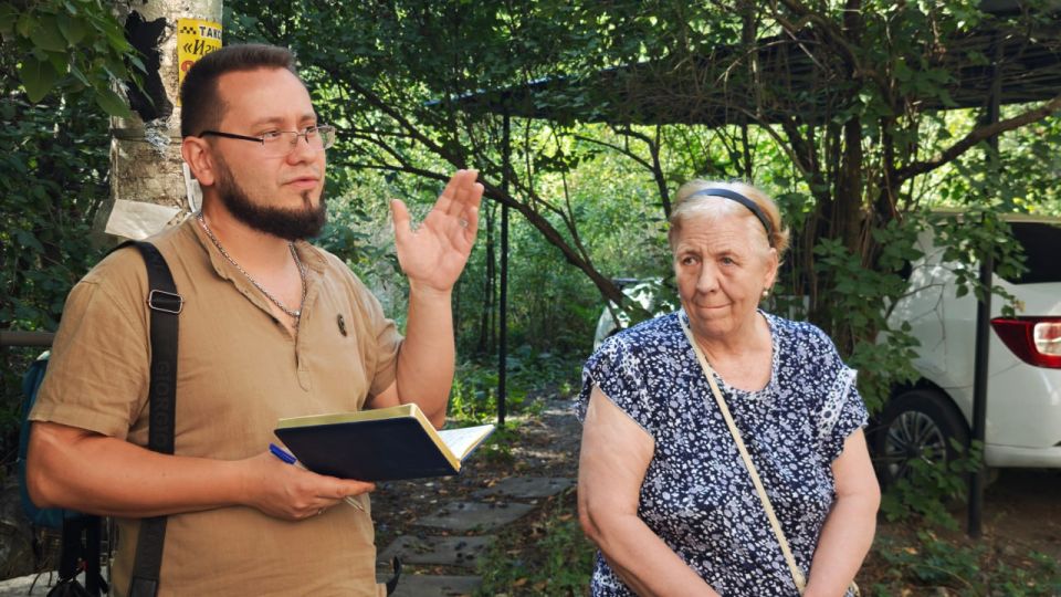 Иван Адамец: Депутат Донецкого городского совета Алексей Ковровский встретился с жителями дома №10 по улице Кисловодской в Куйбышевском районе Донецка Иван Адамец: Депутат Донецкого городского совета Алексей Ковровский встретился с жителями дома №10 по улице Кисловодской в Куйбышевском районе Донецка
