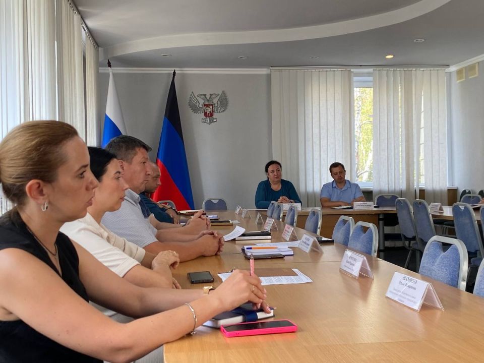 Виктория Жукова: Провела еженедельное аппаратное совещание с руководителями ведомств, а также представителями силовых структур Виктория Жукова: Провела еженедельное аппаратное совещание с руководителями ведомств, а также представителями силовых структур
