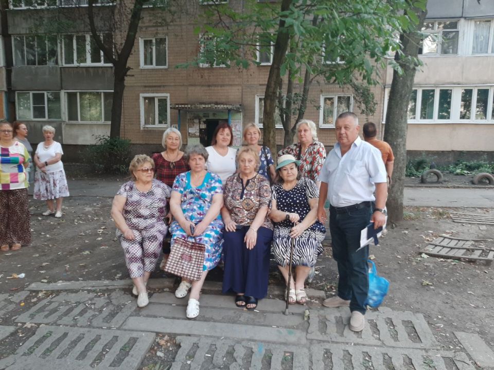 Иван Адамец: Депутат Донецкого городского совета Герман Полунин по поручению главы ДНР Дениса Пушилина совместно с представителями Фонда управления МКД провел встречу с жителями дома на ул. Куйбышева, 173, где обсудили... Иван Адамец: Депутат Донецкого городского совета Герман Полунин по поручению главы ДНР Дениса Пушилина совместно с представителями Фонда управления МКД провел встречу с жителями дома на ул. Куйбышева, 173, где обсудили...