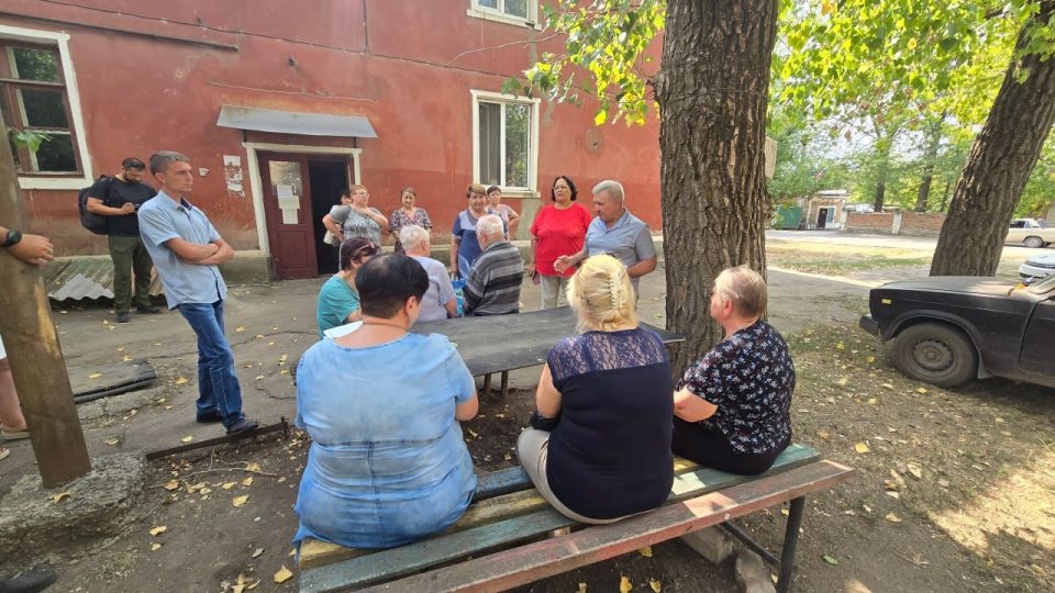 Николай Михайлов: 2 сентября провел встречу с жителями улицы Кирова города Комсомольское Николай Михайлов: 2 сентября провел встречу с жителями улицы Кирова города Комсомольское
