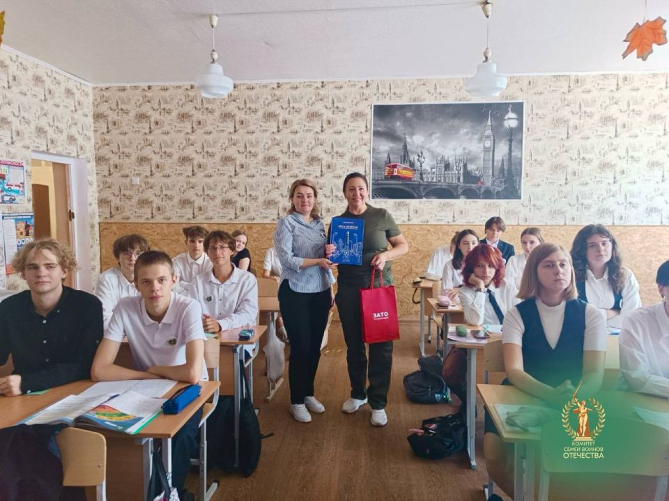 Передали подарки донецким школьникам из КСВО ЗАТО поселка Солнечный Передали подарки донецким школьникам из КСВО ЗАТО поселка Солнечный