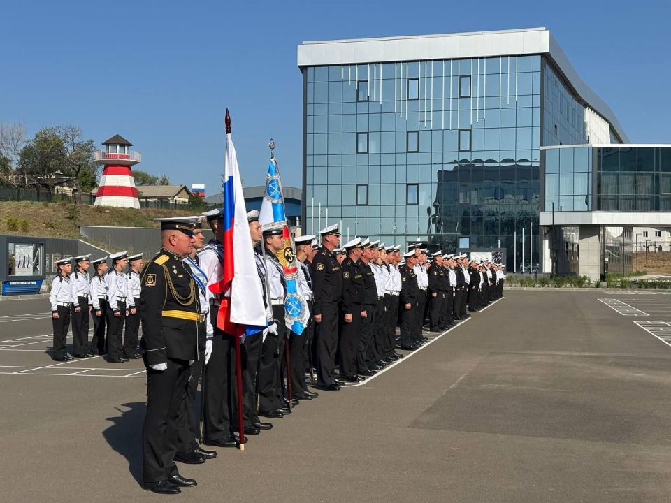 Филиалу Нахимовского военно-морского училища в Мариуполе присвоено почетное наименование дважды Героя России генерал-майора Михаила Гудкова Филиалу Нахимовского военно-морского училища в Мариуполе присвоено почетное наименование дважды Героя России генерал-майора Михаила Гудкова