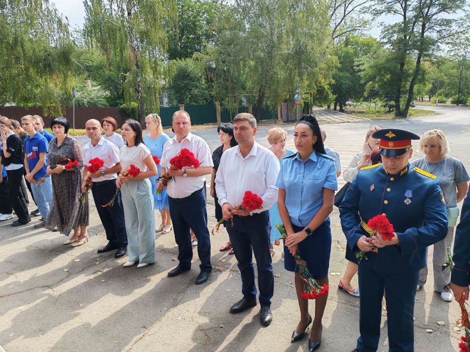 День освобождения Тореза. Сегодня, 2 сентября, отмечается 82-я годовщина освобождения Тореза от немецко-фашистских захватчиков в годы Великой Отечественной войны День освобождения Тореза. Сегодня, 2 сентября, отмечается 82-я годовщина освобождения Тореза от немецко-фашистских захватчиков в годы Великой Отечественной войны
