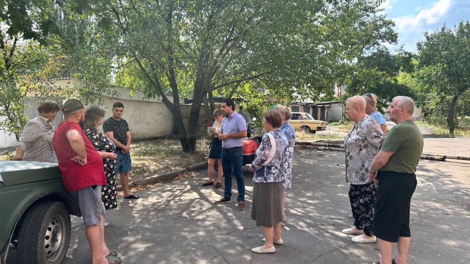 Заместитель главы Администрации Шахтерского муниципального округа встретился с жителями Ждановки Заместитель главы Администрации Шахтерского муниципального округа встретился с жителями Ждановки