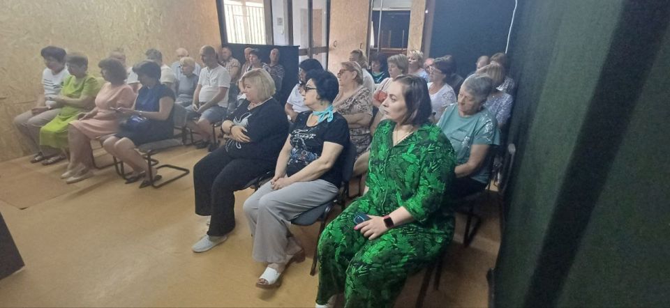 Валентин Левченко: Сегодня провел рабочую встречу с сотрудниками Донецкого республиканского дворца молодежи "ЮНОСТЬ" Валентин Левченко: Сегодня провел рабочую встречу с сотрудниками Донецкого республиканского дворца молодежи "ЮНОСТЬ"