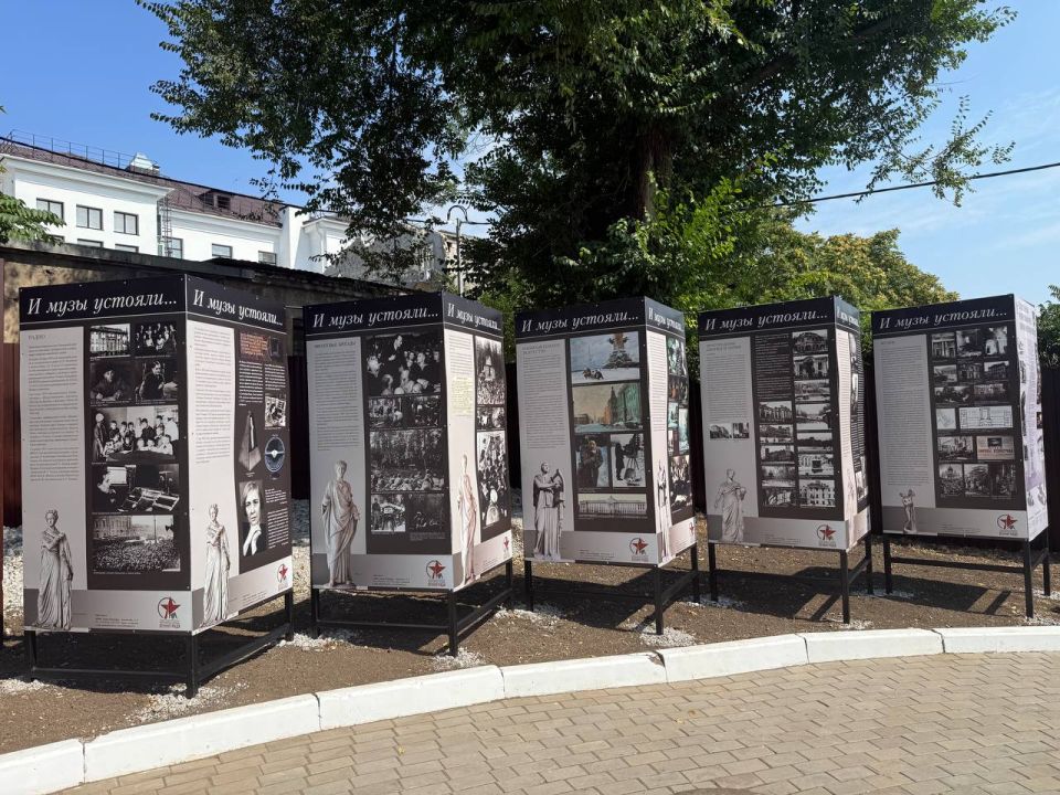 В Музее А. А. Жданова — мариупольском филиале Государственного мемориального музея обороны и блокады Ленинграда — состоялось открытие выставки «И Музы устояли...», а также прошёл круглый стол, посвящённый вопросам... В Музее А. А. Жданова — мариупольском филиале Государственного мемориального музея обороны и блокады Ленинграда — состоялось открытие выставки «И Музы устояли...», а также прошёл круглый стол, посвящённый вопросам...