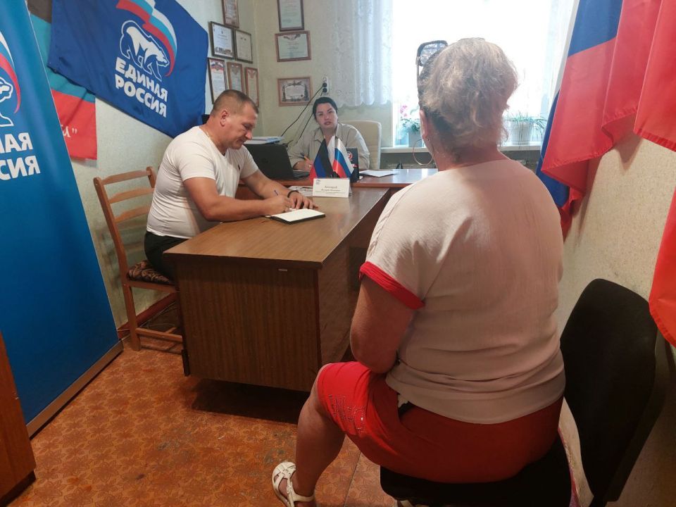 2 сентября 2025 г., заместитель главы администрации городского округа Дебальцево Валерий Бессараб, провёл личный прием граждан в местной общественной приёмной Дебальцевского местного отделения Партии "Единая Россия" в... 2 сентября 2025 г., заместитель главы администрации городского округа Дебальцево Валерий Бессараб, провёл личный прием граждан в местной общественной приёмной Дебальцевского местного отделения Партии "Единая Россия" в...