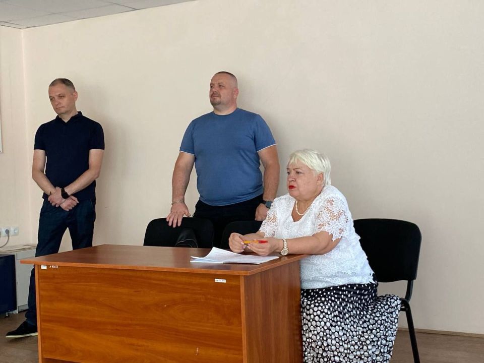 Депутаты Народного Совета ДНР продолжают проводить сходы граждан Депутаты Народного Совета ДНР продолжают проводить сходы граждан