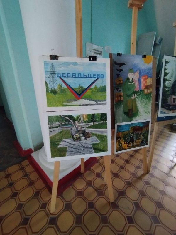 С 01.09.25г. по 08.09.25г. в холле школы искусств проходит тематическая выставка обучающихся художественного отделения, посвящённая дню освобождения города Дебальцево от немецко-фашистских захватчиков С 01.09.25г. по 08.09.25г. в холле школы искусств проходит тематическая выставка обучающихся художественного отделения, посвящённая дню освобождения города Дебальцево от немецко-фашистских захватчиков