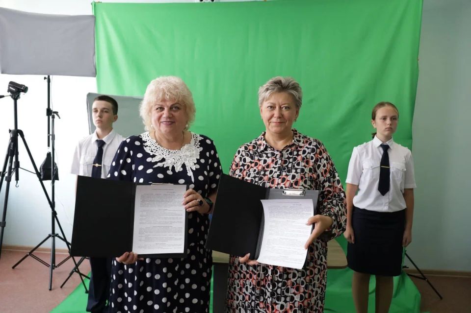 Кадетская школа-интернат и Донецкий педагогический объединяют усилия! Кадетская школа-интернат и Донецкий педагогический объединяют усилия!