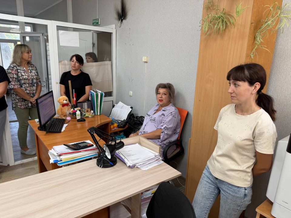 Сегодня председатель Мангушского муниципального совета, член фракции Всероссийской политической партии «Единая Россия» в Мангушском муниципальном совете, координатор проекта «Старший брат» партии «Единая Россия» СТАВРУЛОВ... Сегодня председатель Мангушского муниципального совета, член фракции Всероссийской политической партии «Единая Россия» в Мангушском муниципальном совете, координатор проекта «Старший брат» партии «Единая Россия» СТАВРУЛОВ...