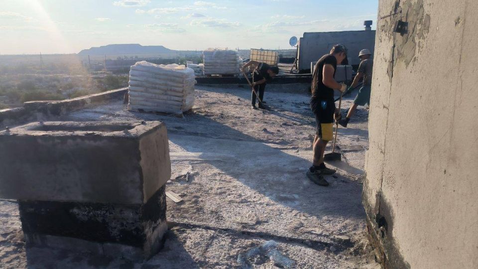 Виктория Жукова: Подрядчики Нижегородской области восстанавливают кровли жилых домов в Харцызске Виктория Жукова: Подрядчики Нижегородской области восстанавливают кровли жилых домов в Харцызске