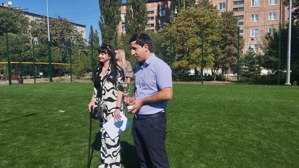 В Ждановке прошёл дружеский матч по мини-футболу в честь открытия новой спортивной площадки В Ждановке прошёл дружеский матч по мини-футболу в честь открытия новой спортивной площадки