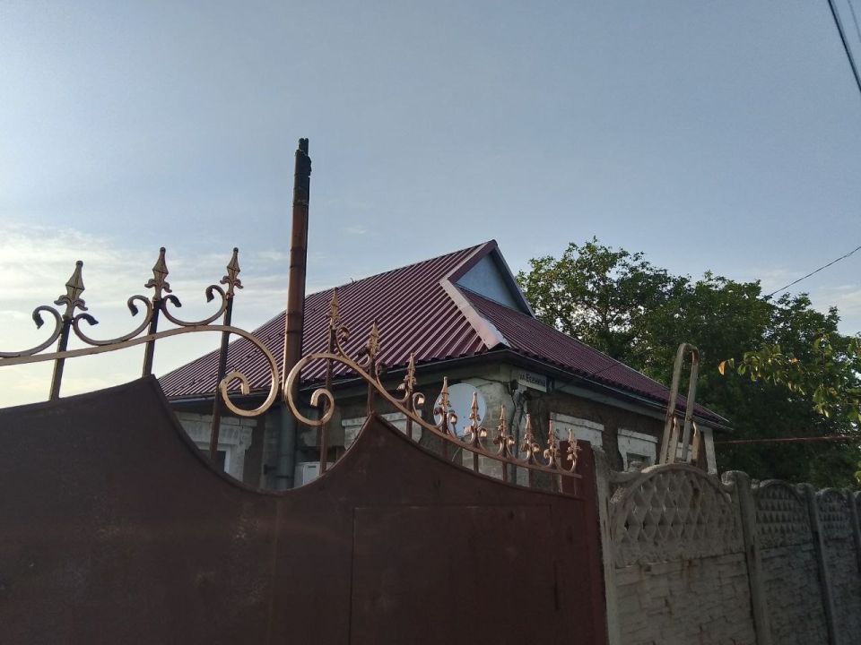 Александр Пеняев: Завершили ремонт кровли жилого дома по ул. Есенина в Ясиноватой Александр Пеняев: Завершили ремонт кровли жилого дома по ул. Есенина в Ясиноватой