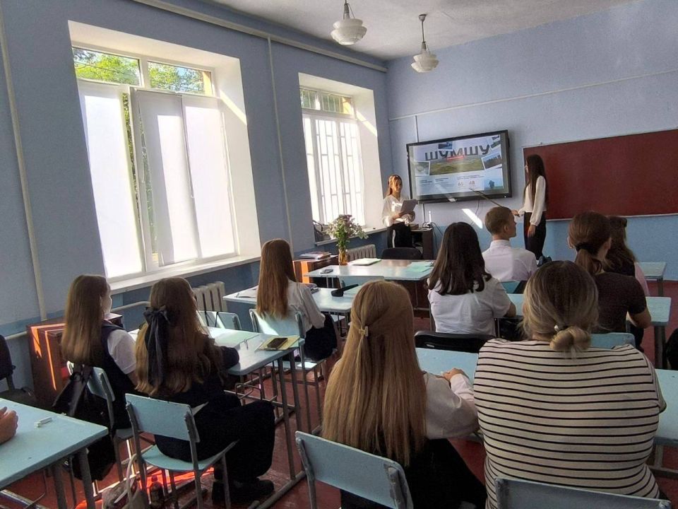 В рамках празднования 80-й годовщины Победы над милитаристской Японией и окончания Второй мировой войны в школах Тельмановского муниципального округа прошли открытые уроки, посвященные этой важной дате В рамках празднования 80-й годовщины Победы над милитаристской Японией и окончания Второй мировой войны в школах Тельмановского муниципального округа прошли открытые уроки, посвященные этой важной дате