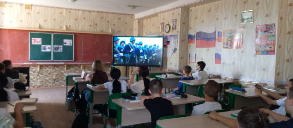 В рамках празднования 80-й годовщины Победы над милитаристской Японией и окончания Второй мировой войны в ГБОУ «ЛИЦЕЙ «СПЕКТР», ГБОУ Школа №18 и ГБОУ Школа №11 прошли важные просветительские мероприятия В рамках празднования 80-й годовщины Победы над милитаристской Японией и окончания Второй мировой войны в ГБОУ «ЛИЦЕЙ «СПЕКТР», ГБОУ Школа №18 и ГБОУ Школа №11 прошли важные просветительские мероприятия