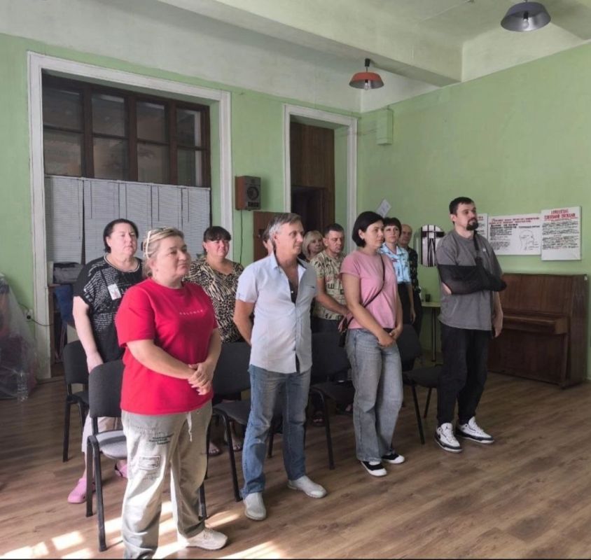 «ГОРОД АНГЕЛОВ». В среду, 03 сентября 2025 года, в МБУ «Дворец культуры имени Владимира Маяковского городского округа Торез» прошла акция памяти «Город Ангелов», посвященная трагическим событиям в Беслане «ГОРОД АНГЕЛОВ». В среду, 03 сентября 2025 года, в МБУ «Дворец культуры имени Владимира Маяковского городского округа Торез» прошла акция памяти «Город Ангелов», посвященная трагическим событиям в Беслане
