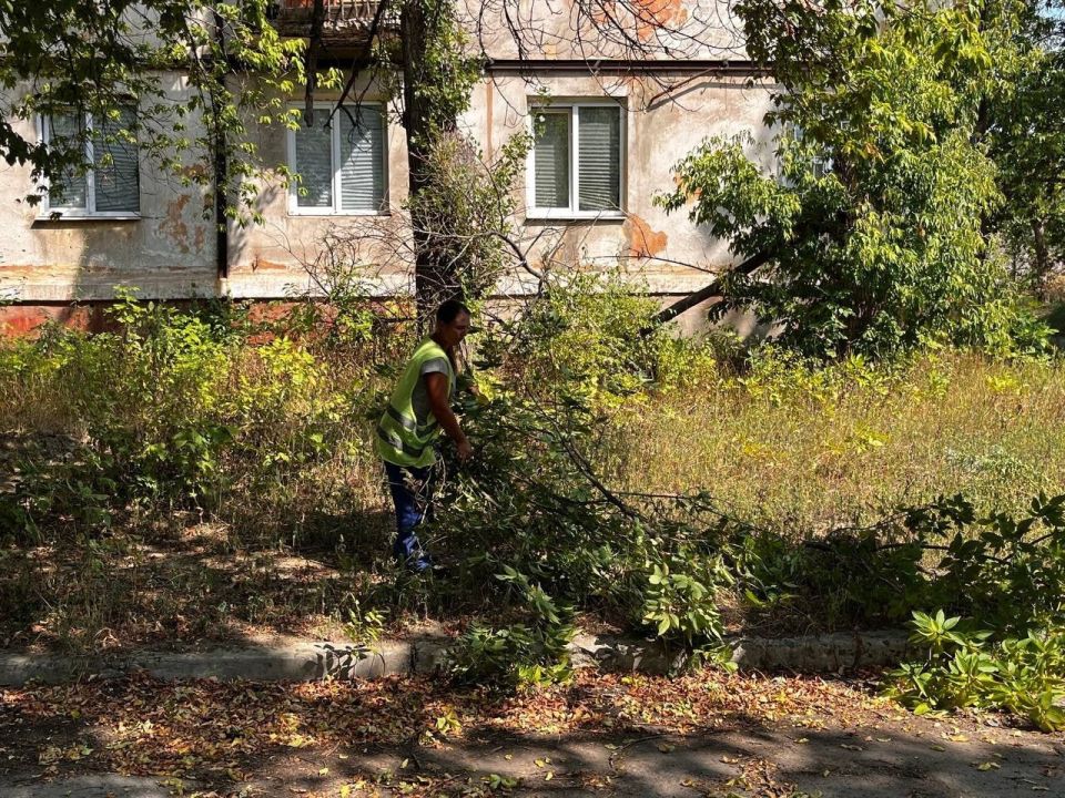 МУП «Простор» ежедневно выполняет все необходимые работы по содержанию городских улиц МУП «Простор» ежедневно выполняет все необходимые работы по содержанию городских улиц