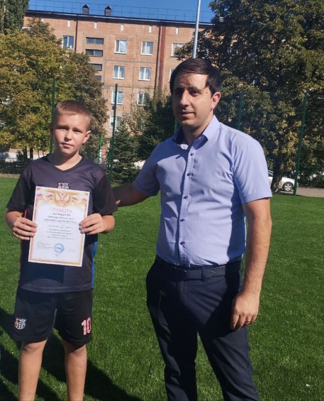 В Ждановке прошёл дружеский матч по мини-футболу в честь открытия новой спортивной площадки В Ждановке прошёл дружеский матч по мини-футболу в честь открытия новой спортивной площадки