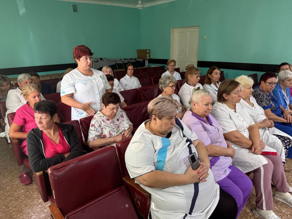 Сегодня в Пролетарском районе, состоялся диалог с сотрудниками больницы №9. В мероприятии приняли участие первый заместитель главы администрации города Виктор Моисеенков Сегодня в Пролетарском районе, состоялся диалог с сотрудниками больницы №9. В мероприятии приняли участие первый заместитель главы администрации города Виктор Моисеенков