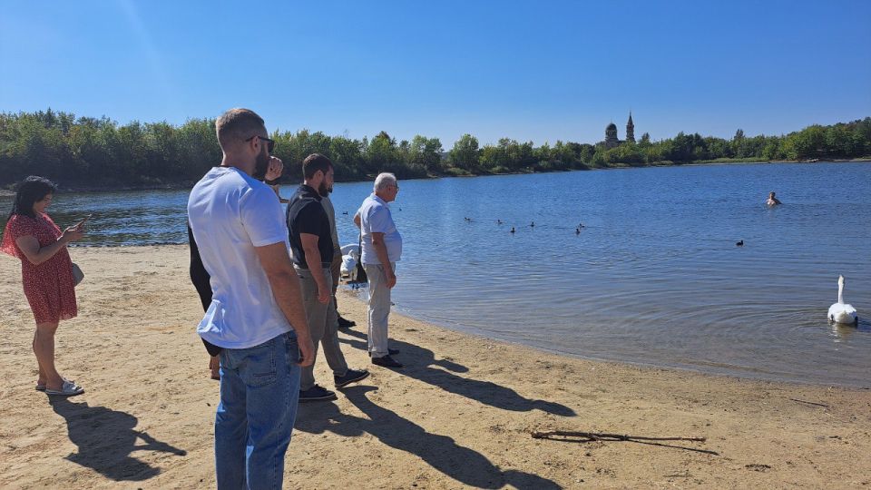 Юрий Будрин: Сегодня, 3 сентября 2025 года, по поручению Главы Республики Дениса Пушилина, заместитель главы администрации городского округа Донецк ДНР Валерий Ляховец провел встречу с жителями по адресу: пруд Песчаный... Юрий Будрин: Сегодня, 3 сентября 2025 года, по поручению Главы Республики Дениса Пушилина, заместитель главы администрации городского округа Донецк ДНР Валерий Ляховец провел встречу с жителями по адресу: пруд Песчаный...
