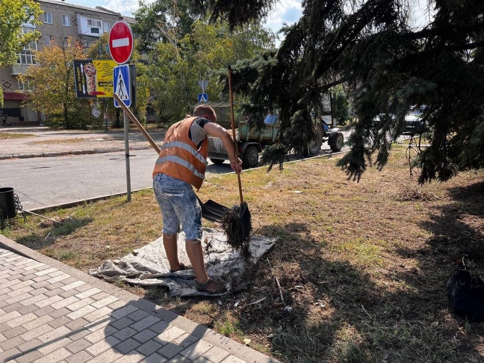 МУП «Простор» ежедневно выполняет все необходимые работы по содержанию городских улиц МУП «Простор» ежедневно выполняет все необходимые работы по содержанию городских улиц