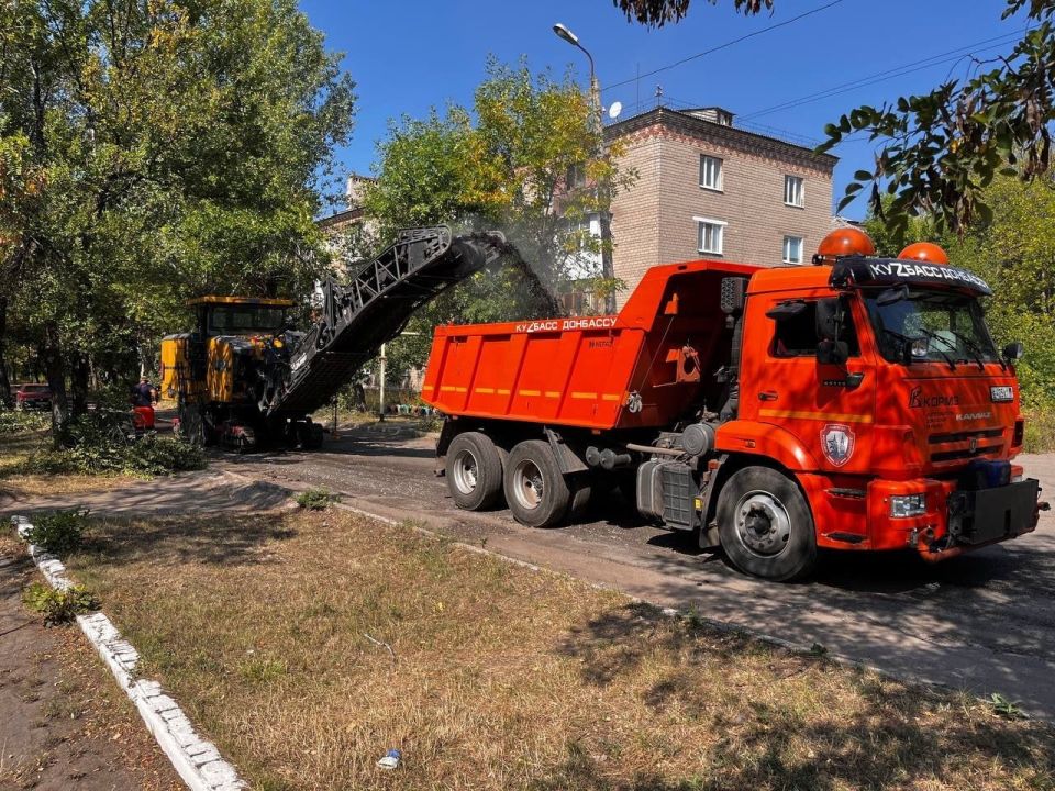 МУП «Простор» ежедневно выполняет все необходимые работы по содержанию городских улиц МУП «Простор» ежедневно выполняет все необходимые работы по содержанию городских улиц
