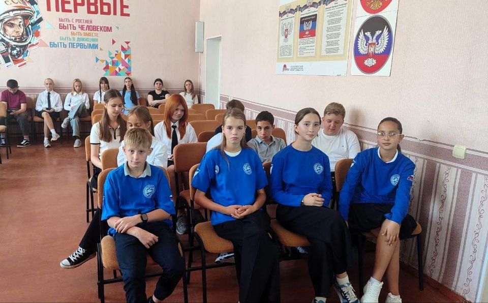 Ветеран-защитник Родины пообщался со школьниками Харцызска Ветеран-защитник Родины пообщался со школьниками Харцызска